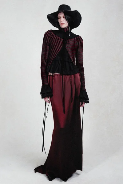 Look 16
